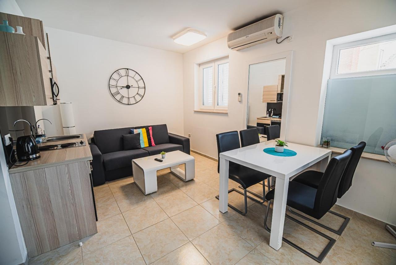 Downtown Park Apartments With Balcony Vodice Buitenkant foto