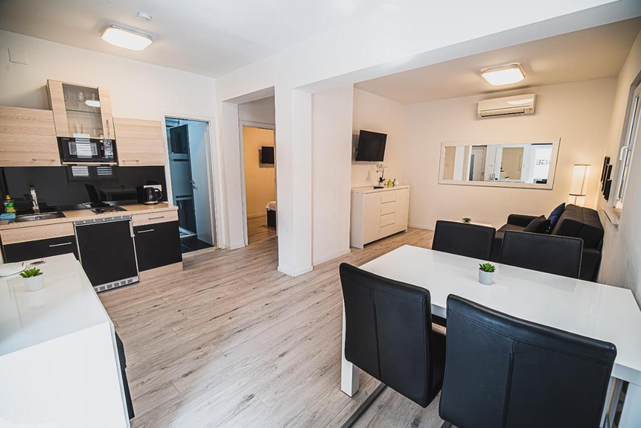 Downtown Park Apartments With Balcony Vodice Buitenkant foto