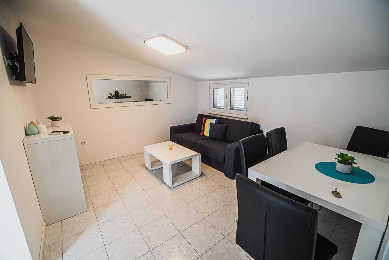 Downtown Park Apartments With Balcony Vodice Buitenkant foto