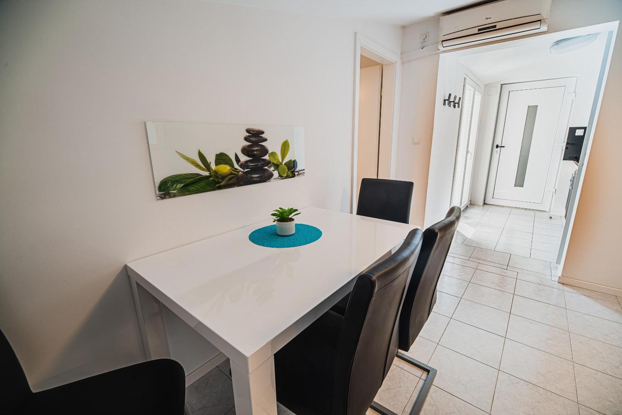 Downtown Park Apartments With Balcony Vodice Kamer foto