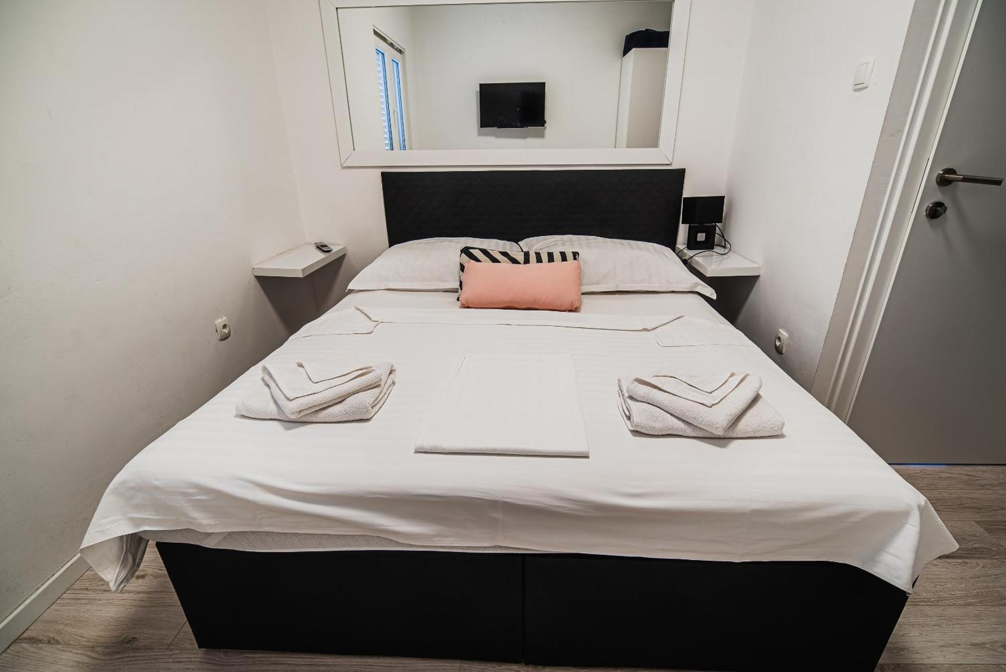 Downtown Park Apartments With Balcony Vodice Kamer foto