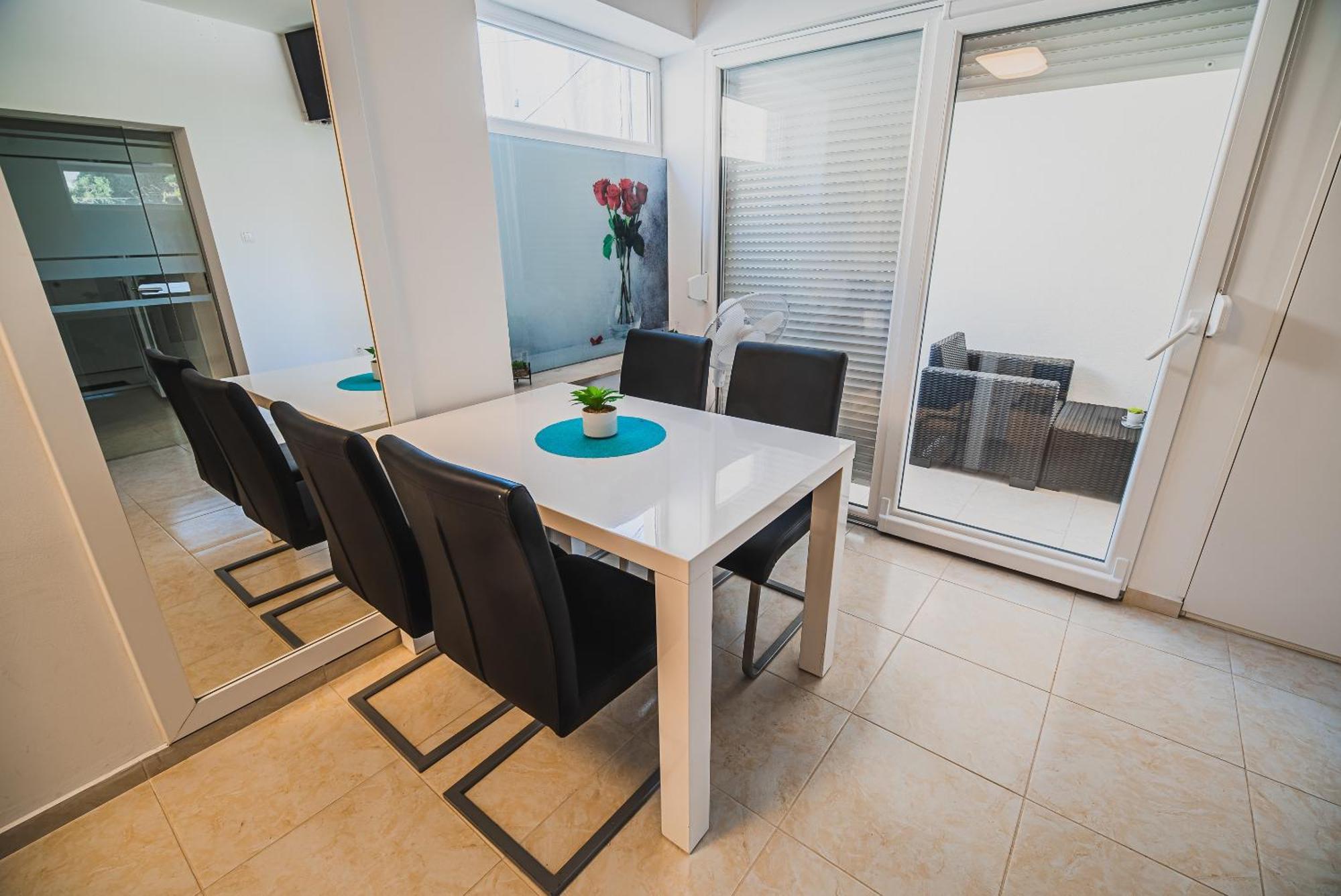 Downtown Park Apartments With Balcony Vodice Kamer foto