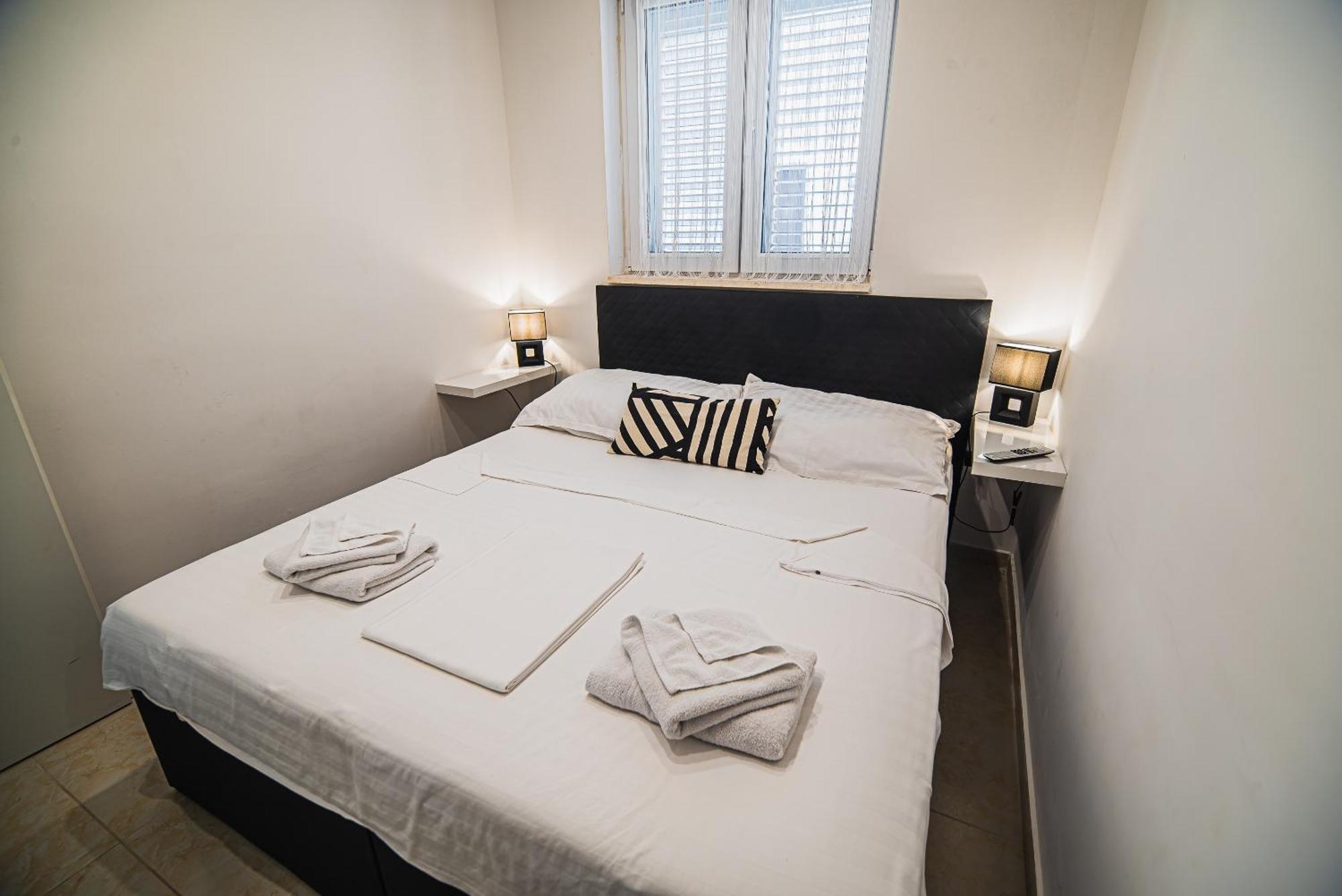 Downtown Park Apartments With Balcony Vodice Kamer foto