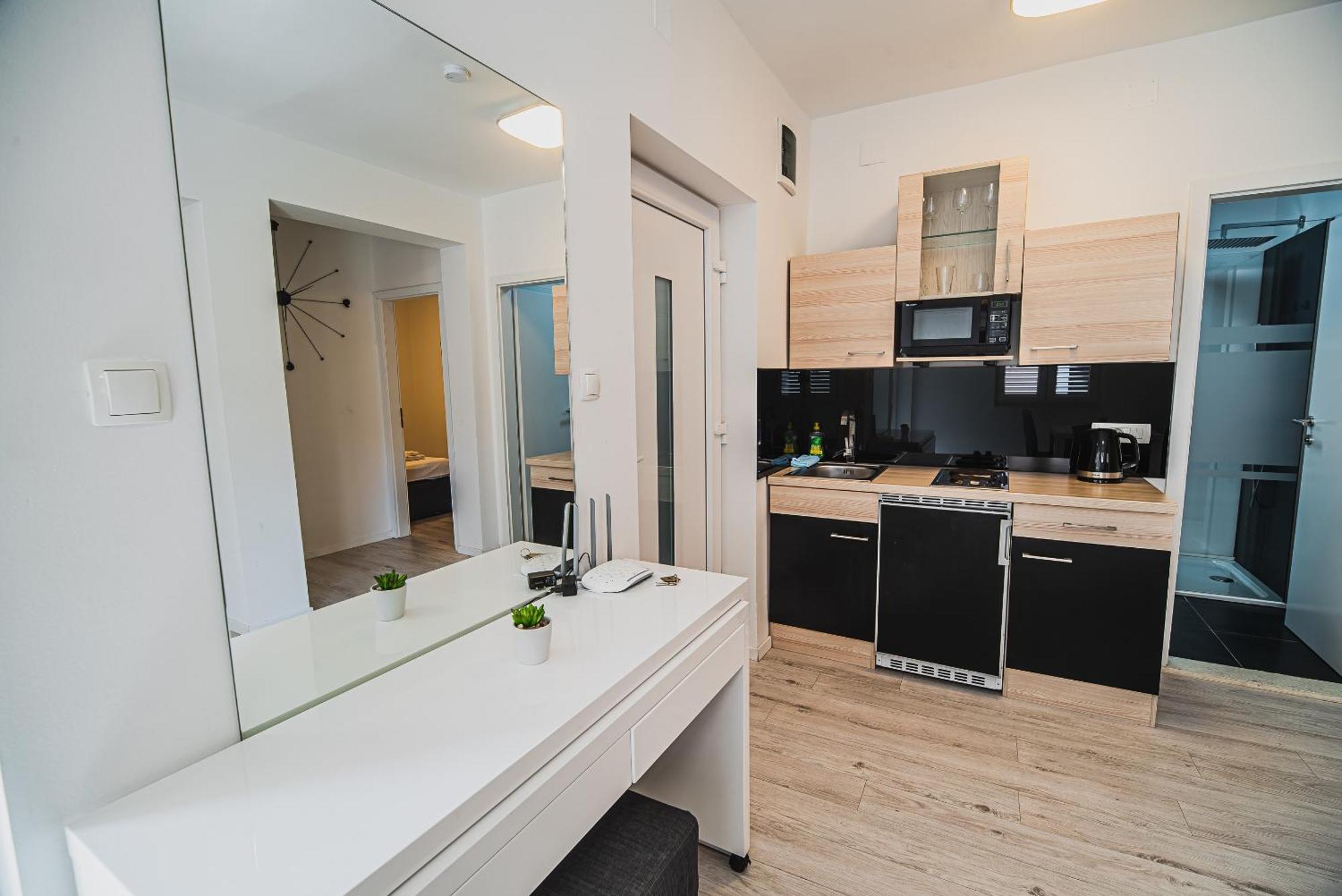 Downtown Park Apartments With Balcony Vodice Kamer foto