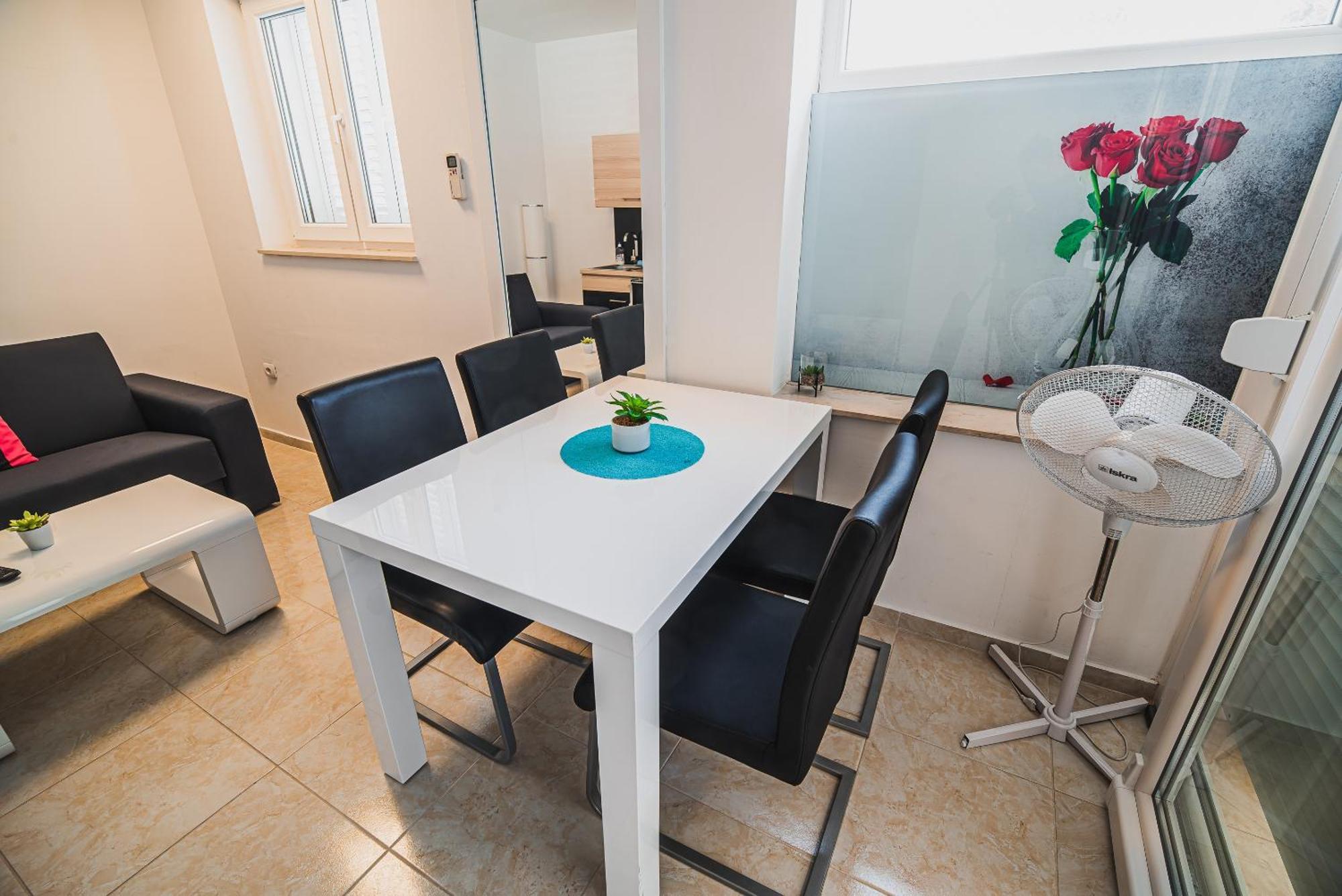 Downtown Park Apartments With Balcony Vodice Kamer foto